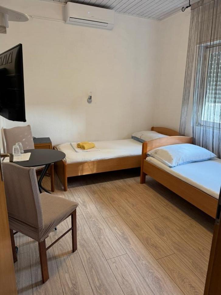 Marsic Apartments & Rooms Baška Voda Kültér fotó
