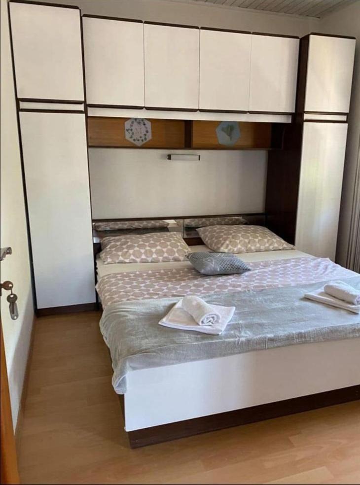 Marsic Apartments & Rooms Baška Voda Kültér fotó