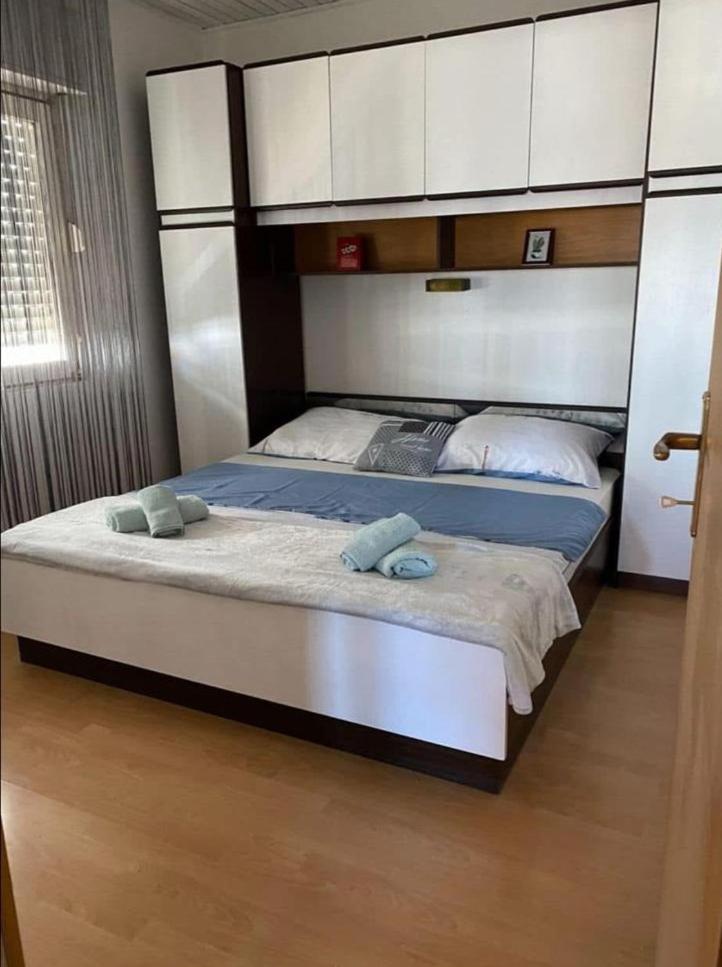 Marsic Apartments & Rooms Baška Voda Kültér fotó